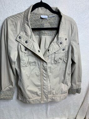 Columbia Light Beige Utility Jacket with Snap Pockets